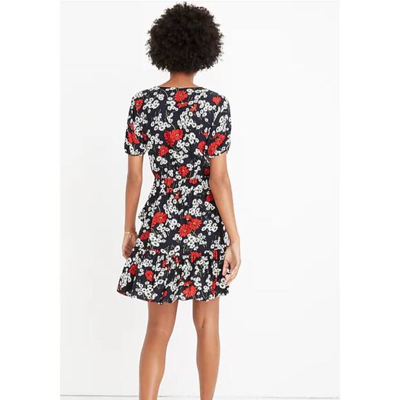 MADEWELL Ruffle-Wrap Dress in Hillside Daisies Navy Floral Size 4 Versatile - Picture 2 of 11